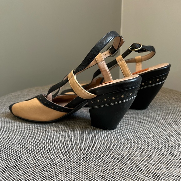 Miz Mooz size 6.5 heeled sandals in black and cream leather. - Picture 2 of 3